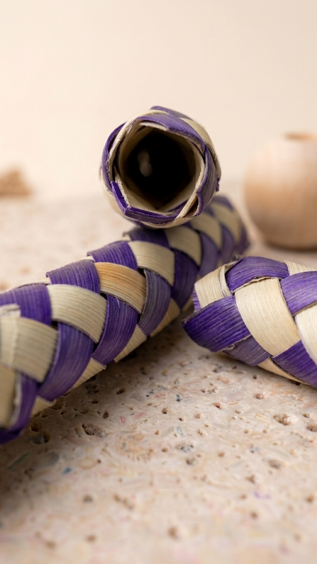 Finger Trap | Woven Bamboo Foot Toy for Birds